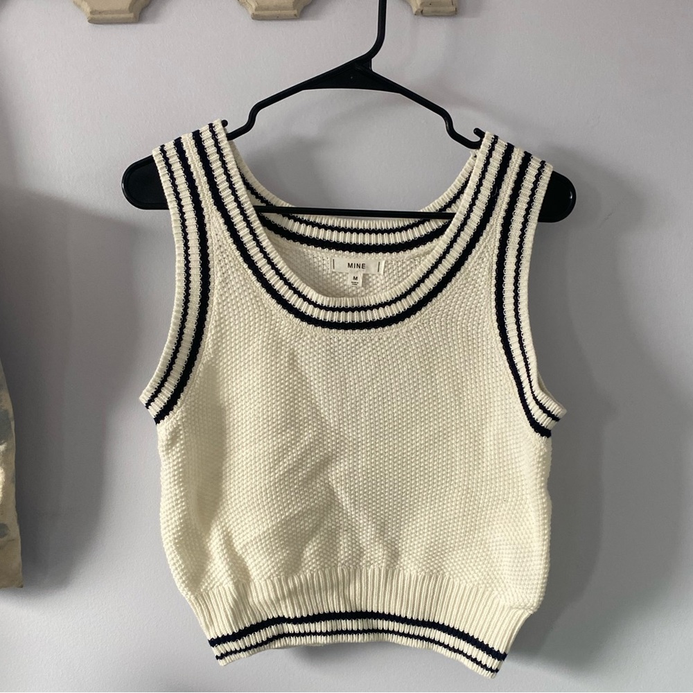 Sweater vest